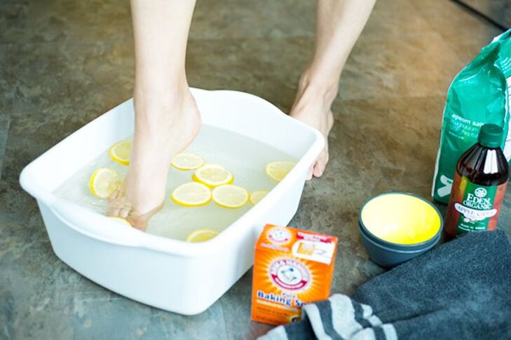 foot bath with celandine for nail fungus
